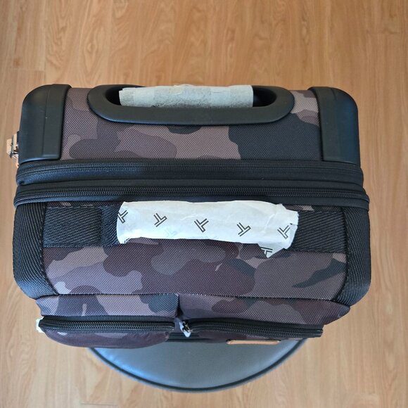 TUMI Fremont Camouflage Expandable Carry On Spinner Suitcase - Picture 5 of 13